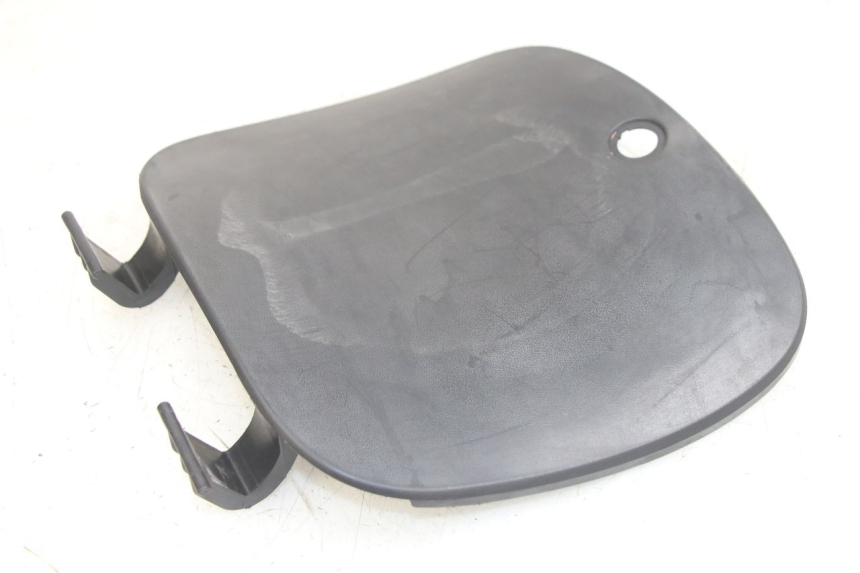 photo de SUPORTE DA CAIXA DE LUVAS PEUGEOT TWEET 4T 50 (2014 - 2019) - Zoom do estado de desgaste