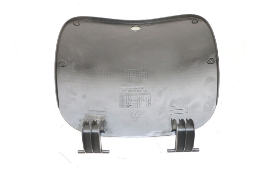 photo de SUPORTE DA CAIXA DE LUVA PEUGEOT TWEET PRO CARGO 50 (2018 - 2022) - Detalhe da peça