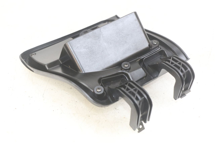 photo de SUPORTE DA CAIXA DE LUVA YAMAHA XMAX X-MAX 125 (2006 - 2009) - Zoom do estado de desgaste
