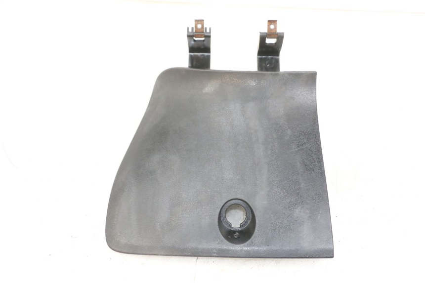 photo de SUPORTE DA CAIXA DE LUVA YAMAHA XMAX X-MAX 125 (2006 - 2009) - Detalhe da peça