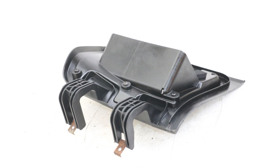 photo de SUPORTE DA CAIXA DE LUVA YAMAHA XMAX X-MAX 125 (2006 - 2009) - Zoom do estado de desgaste