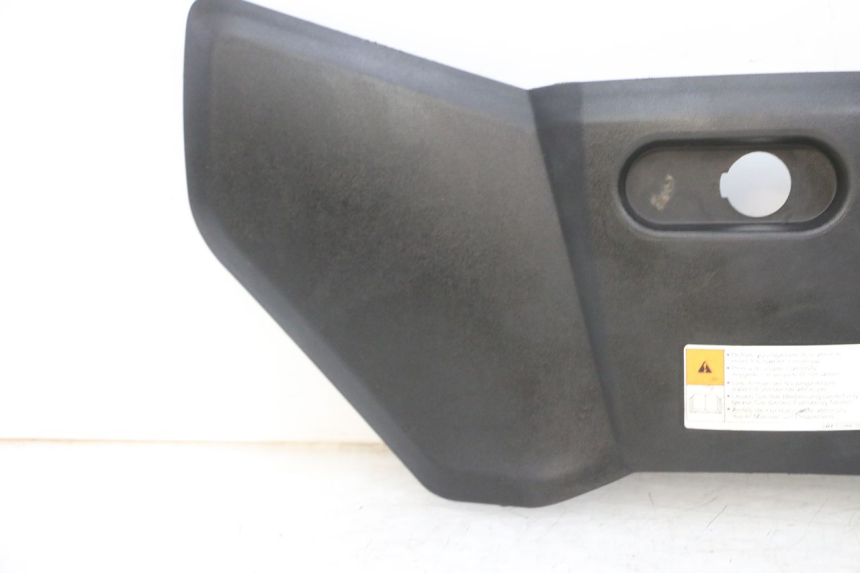 photo de SUPORTE DA CAIXA DE LUVAS YAMAHA X-MAX XMAX 125 (2010 - 2013) - Outro ângulo de visão