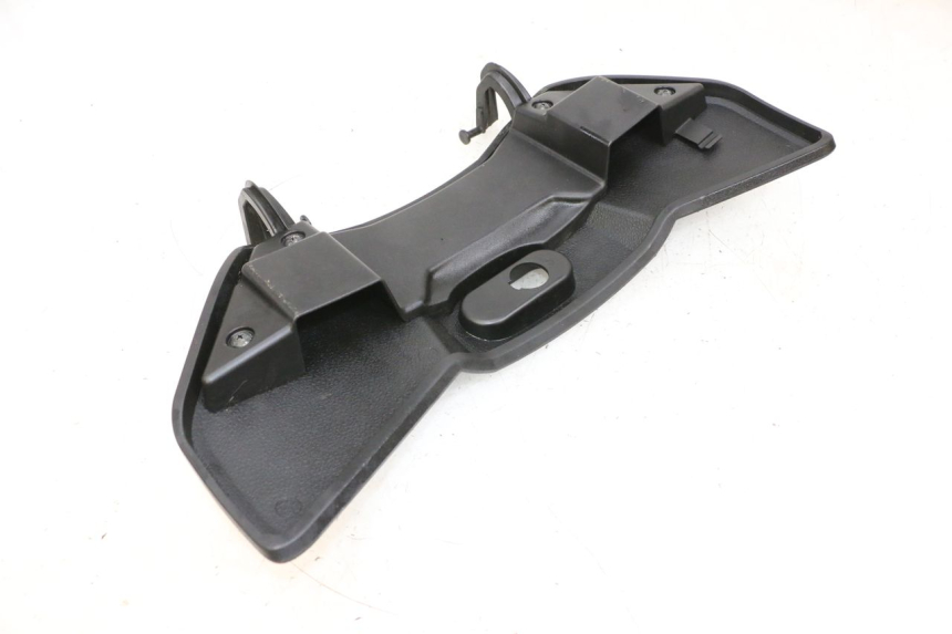 photo de SUPORTE DA CAIXA DE LUVAS YAMAHA X-MAX XMAX 125 (2010 - 2013) - Detalhe da peça