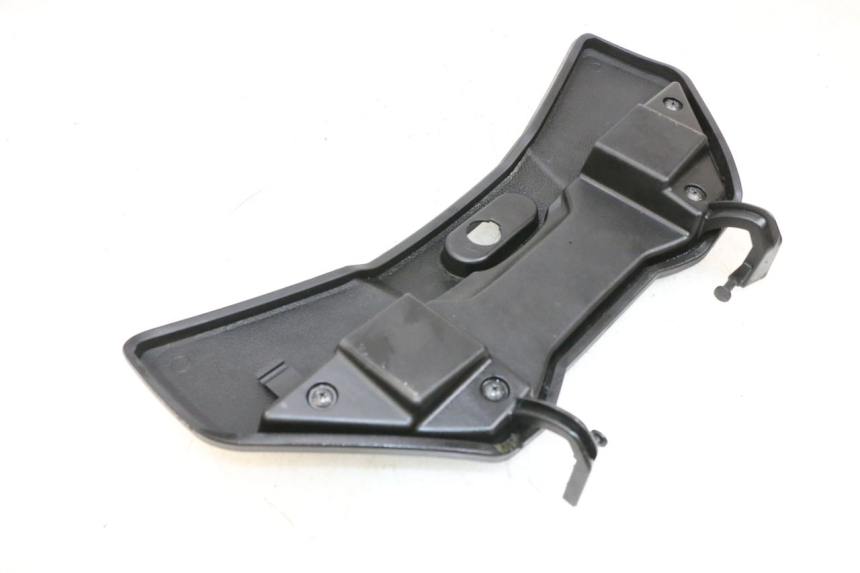 photo de SUPORTE DA CAIXA DE LUVAS YAMAHA X-MAX XMAX 125 (2010 - 2013) - Zoom do estado de desgaste