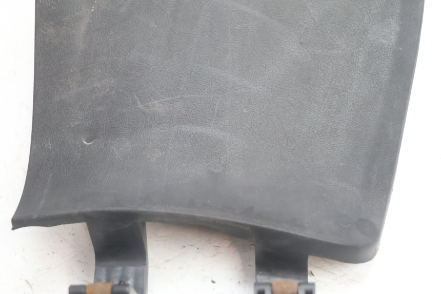 photo de SUPORTE DA CAIXA DE LUVA YAMAHA XMAX X-MAX 125 (2006 - 2009) - Zoom do estado de desgaste