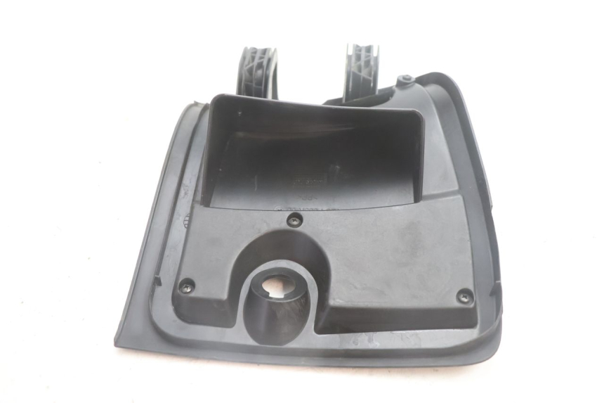 photo de SUPORTE DA CAIXA DE LUVA YAMAHA XMAX X-MAX 125 (2006 - 2009) - Pontos de fixação