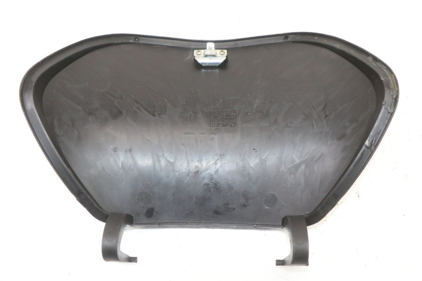 photo de SUPORTE DA CAIXA DE LUVA PIAGGIO ZIP 2T 50 (2009 - 2019) - Zoom do estado de desgaste