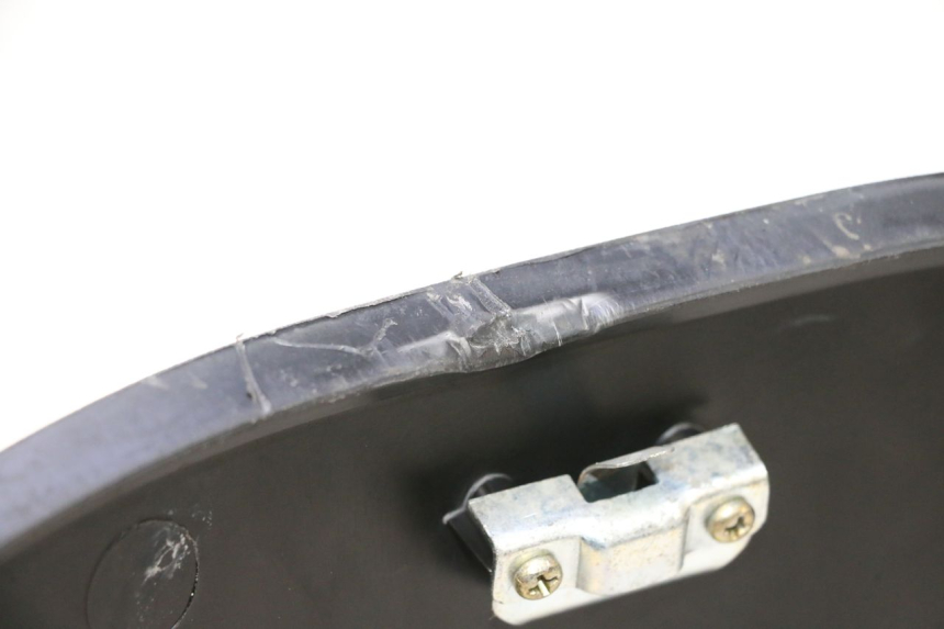 photo de SUPORTE DA CAIXA DE LUVA PIAGGIO ZIP 2T 50 (2009 - 2019) - Detalhe da peça