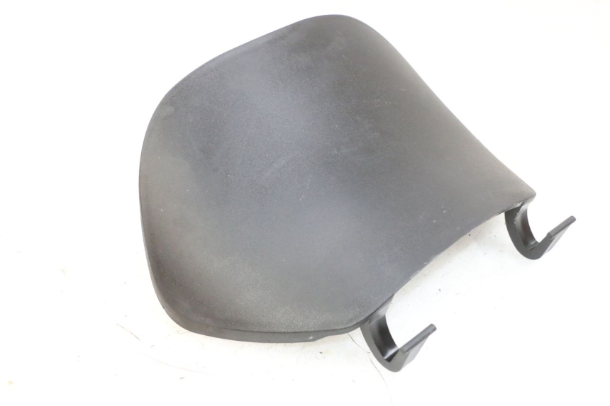 photo de SUPORTE DA CAIXA DE LUVAS PIAGGIO ZIP 4T 50 (2018 - 2020) - Ampliação técnica