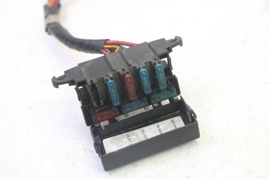 photo de SUPORTE DE FUSÍVEL QUADRO 4 4D 350 (2015 - 2018) - Zoom do estado de desgaste