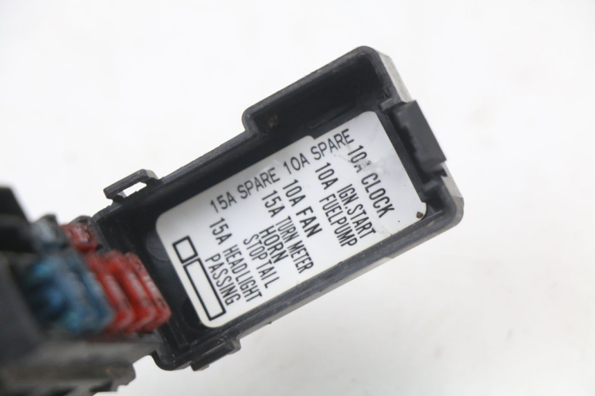 photo de SUPORTE DE FUSÍVEL HONDA FES PANTHEON 2T 125 (1998 - 2002) - Outro ângulo de visão