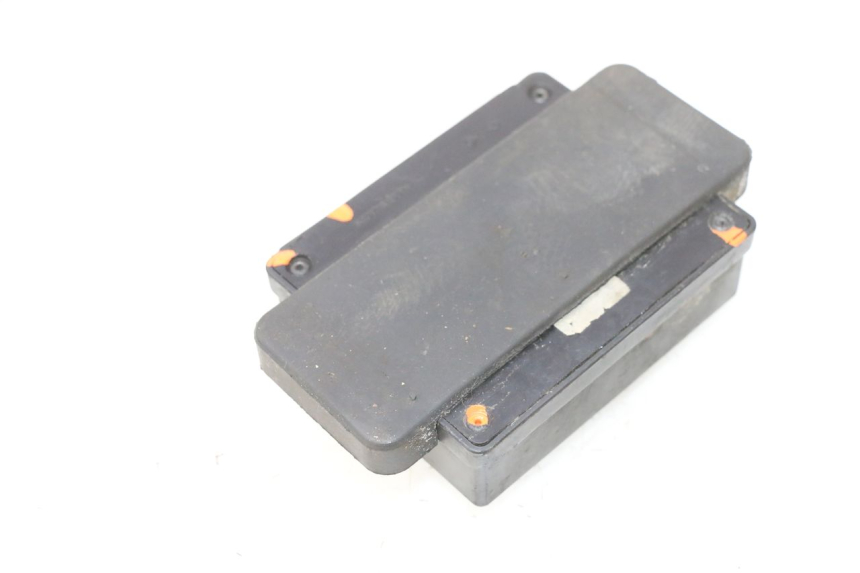 photo de PORTA FUSÍVEL KAWASAKI GPX F ZX750F 750 (1986 - 1990) - Zoom do estado de desgaste