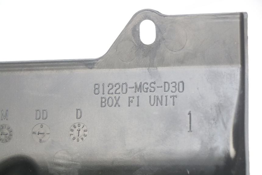photo de SUPORTE DE FUSÍVEL HONDA INTEGRA NC D 750 (2016 - 2018) - Outro ângulo de visão