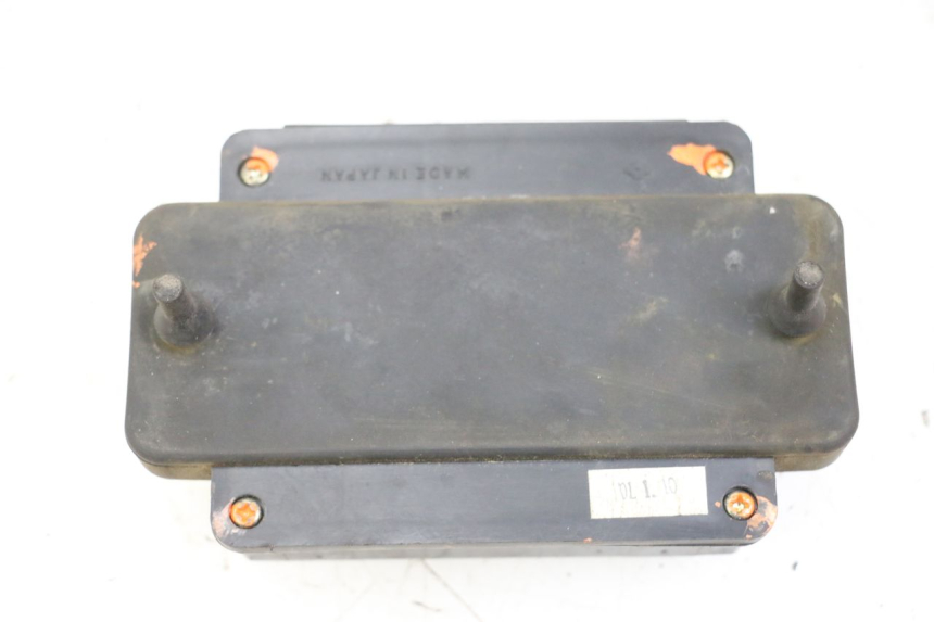 photo de SUPORTE DE FUSÍVEL KAWASAKI ZR7 ZR-7 S 750 (1999 - 2004) - Detalhe da peça