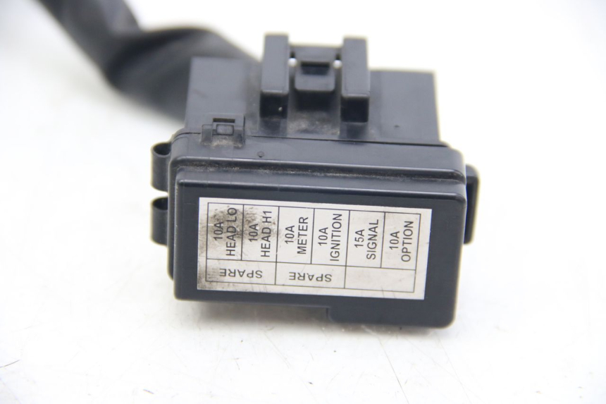 photo de SUPORTE DE FUSÍVEL SUZUKI SIXTEEN 125 (2008 - 2010) - Detalhe da peça