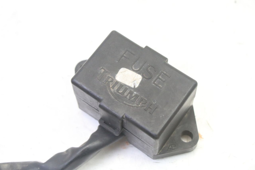 photo de SUPORTE DE FUSÍVEL TRIUMPH SPRINT 900 (1995 - 1998) - Detalhe da peça