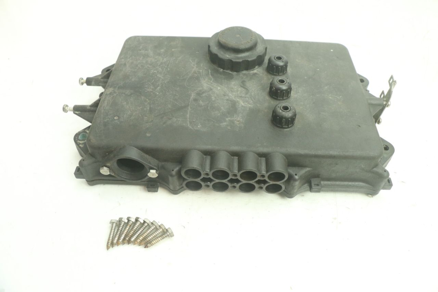 photo de PORTA FUSÍVEL YAMAHA WAVE RUNNER GP R 1200 (2000 - 2003) - Outro ângulo de visão