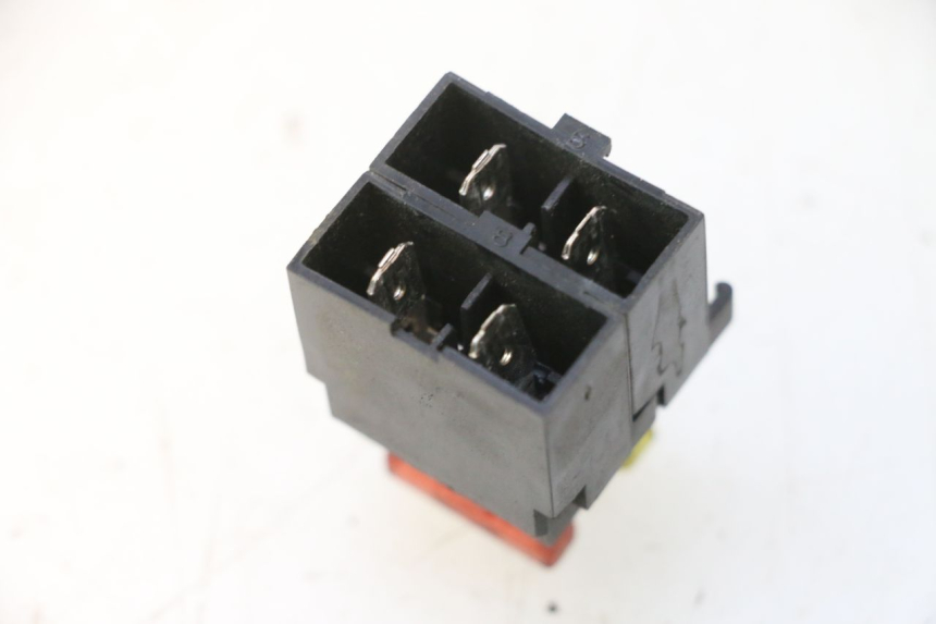 photo de SUPORTE DE FUSÍVEL YAMAHA YP MAJESTY 125 (1998 - 2001) - Outro ângulo de visão