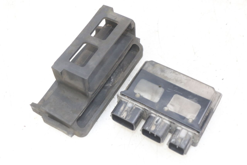 photo de SUPORTE DE FUSÍVEL KAWASAKI Z 750 (2007 - 2013) - Vista geral