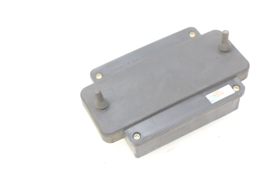 photo de SUPORTE DE FUSÍVEL KAWASAKI ZR7 ZR-7 S 750 (1999 - 2004) - Zoom do estado de desgaste