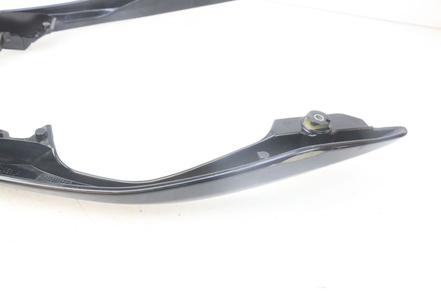 photo de SUPORTE DE BAGAGEM SUZUKI AN BURGMAN 400 (2006 - 2010) - Detalhe da peça