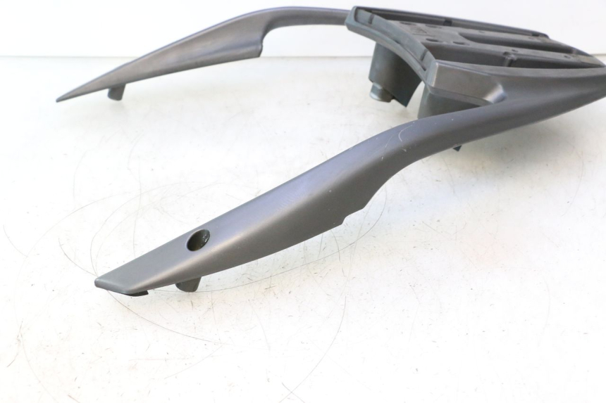 photo de SUPORTE DE BAGAGEM APRILIA ATLANTIC S 125 (2010 - 2013) - Pontos de fixação