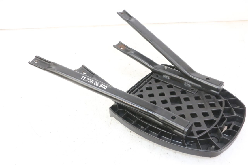 photo de SUPORTE DE BAGAGEM PEUGEOT ELYSEO 125 (1999 - 2004) - Ampliação técnica