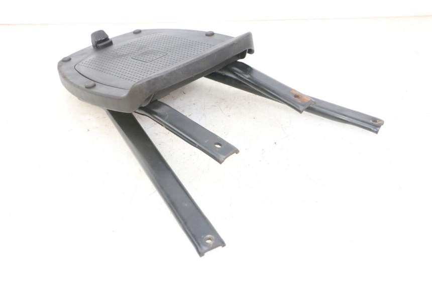 photo de SUPORTE DE BAGAGEM PEUGEOT ELYSEO 125 (1999 - 2004) - Pontos de fixação
