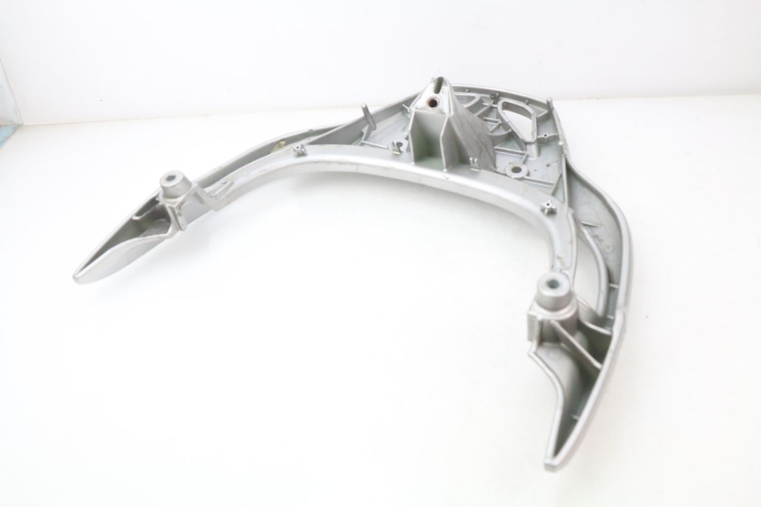 photo de SUPORTE DE BAGAGEM HONDA FES PANTHEON 125 (2003 - 2007) - Outro ângulo de visão