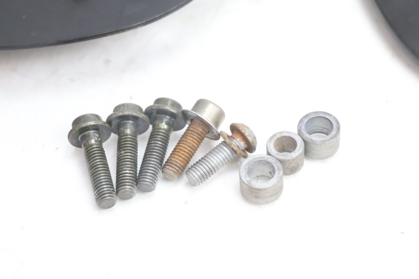 photo de SUPORTE DE BAGAGEM YAMAHA FJR 1300 (2001 - 2005) - Peça verificada
