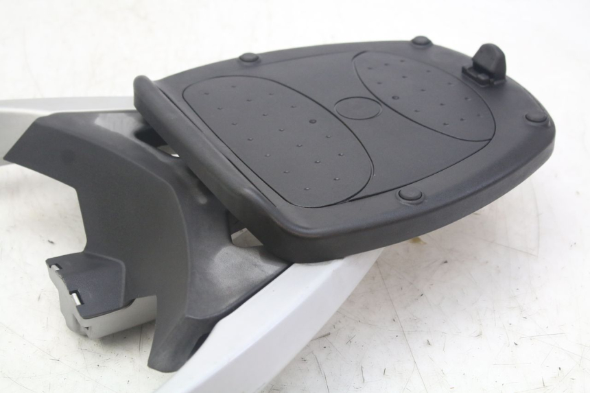 photo de SUPORTE DE BAGAGEM PEUGEOT GEOPOLIS RS 125 (2007 - 2009) - Peça verificada