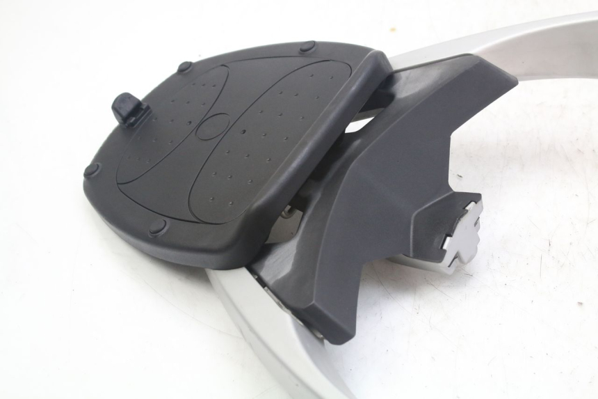 photo de SUPORTE DE BAGAGEM PEUGEOT GEOPOLIS RS 125 (2007 - 2009) - Marcações e referências