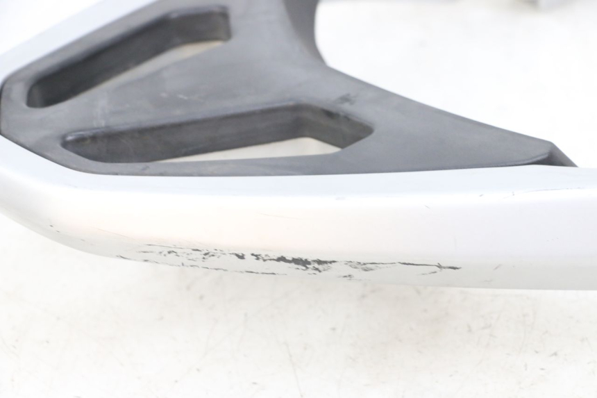 photo de SUPORTE DE BAGAGEM PEUGEOT GEOPOLIS RS 125 (2007 - 2009) - Outro ângulo de visão