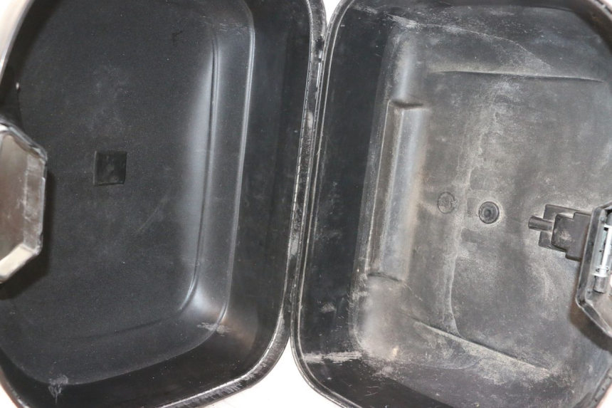 photo de SUPORTE DE BAGAGEM KAWASAKI GPX F ZX750F 750 (1986 - 1990) - Zoom do estado de desgaste