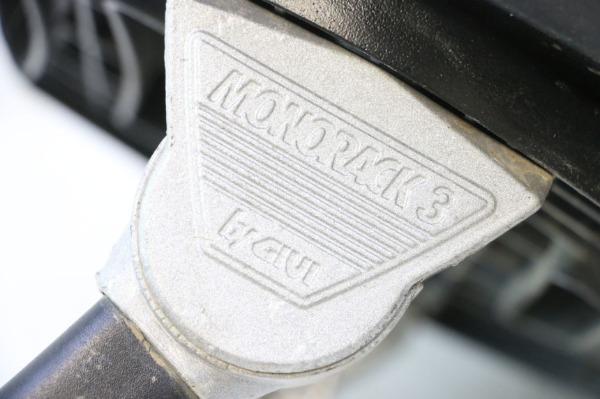 photo de SUPORTE DE BAGAGEM KAWASAKI GPX F ZX750F 750 (1986 - 1990) - Peça verificada