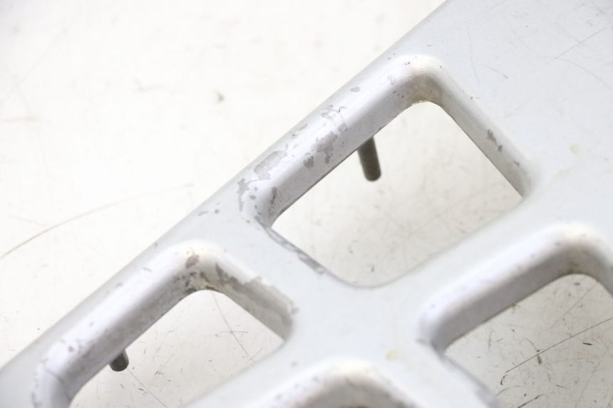 photo de SUPORTE DE BAGAGEM DAELIM HISTORY 125 (2001 - 2002) - Detalhe da peça