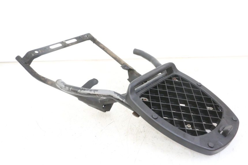 photo de SUPORTE DE BAGAGEM HONDA SCV LEAD 100 (2003 - 2007) - Vista de perto