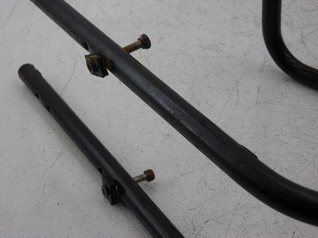 photo de SUPORTE DE BAGAGEM HONDA VT C SHADOW 125 (1999 - 2007) - Zoom do estado de desgaste