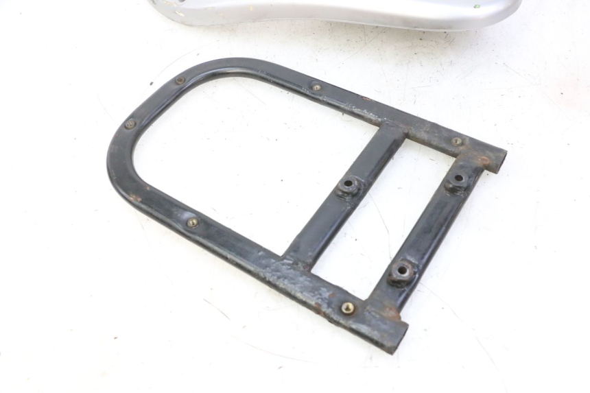 photo de SUPORTE DE BAGAGEM PIAGGIO LIBERTY 125 (1998 - 2008) - Peça verificada