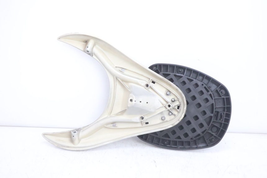 photo de SUPORTE DE BAGAGEM PIAGGIO LIBERTY 125 (1998 - 2008) - Detalhes característicos