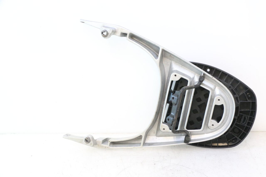 photo de SUPORTE DE BAGAGEM KYMCO LIKE 125 (2009 - 2016) - Detalhe da peça