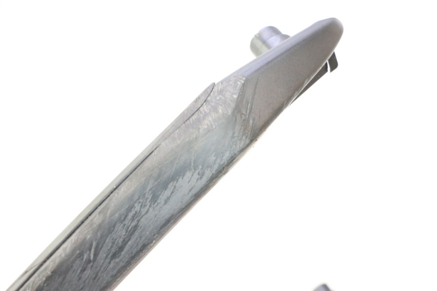 photo de SUPORTE DE BAGAGEM PIAGGIO MP3 HPE 530 (2022 - 2026) - Outro ângulo de visão