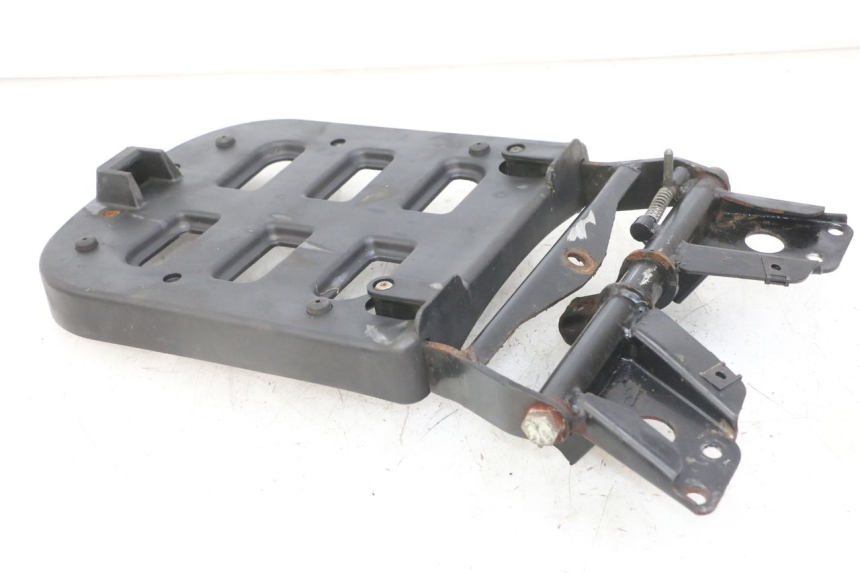 photo de SUPORTE DE BAGAGEM PIAGGIO MP3 LT 300 (2010 - 2016) - Detalhe da peça