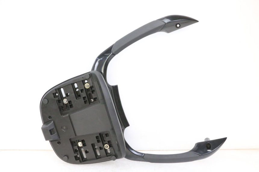 photo de SUPORTE DE BAGAGEM PIAGGIO MP3 500 (2014 - 2017) - Pontos de fixação