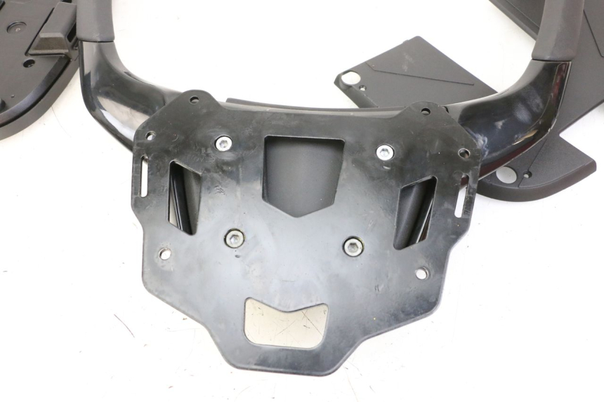 photo de SUPORTE DE BAGAGEM PIAGGIO MP3 500 (2014 - 2017) - Estado da superfície
