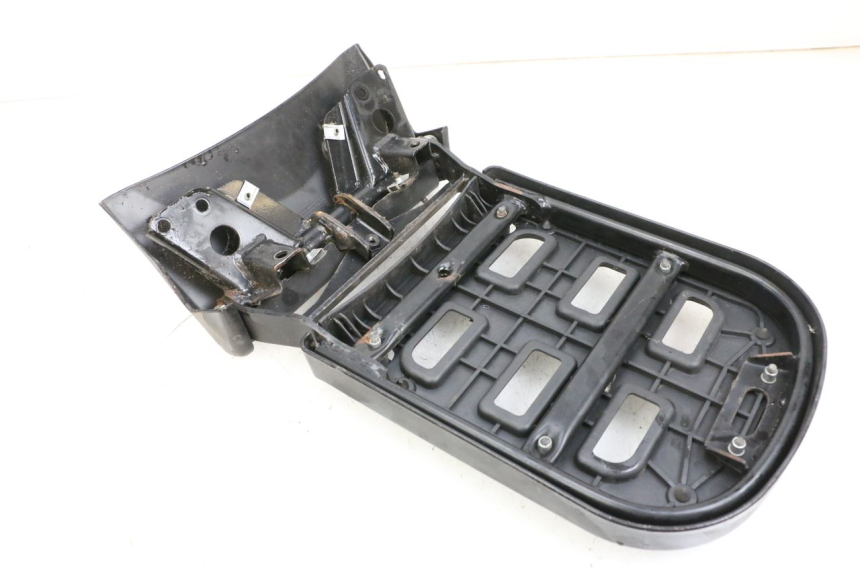 photo de SUPORTE DE BAGAGEM PIAGGIO MP3 RL 250 (2006 - 2010) - Pontos de fixação
