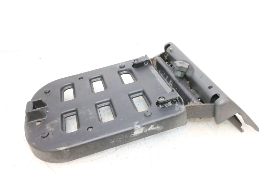 photo de SUPORTE DE BAGAGEM PIAGGIO MP3 125 (2006 - 2014) - Peça verificada