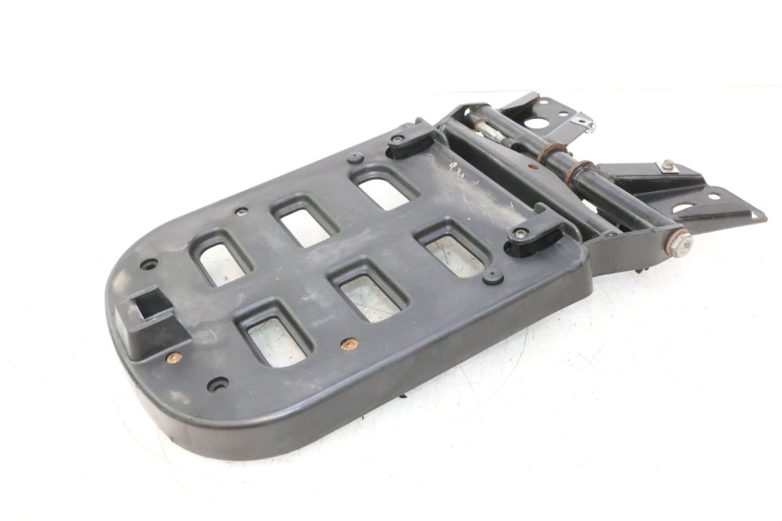 photo de SUPORTE DE BAGAGEM PIAGGIO MP3 125 (2006 - 2014) - Estado da superfície