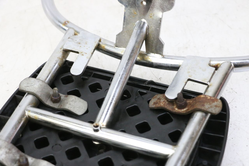 photo de SUPORTE DE BAGAGEM PIAGGIO VESPA LX 2T 50 (2005 - 2013) - Detalhe da peça
