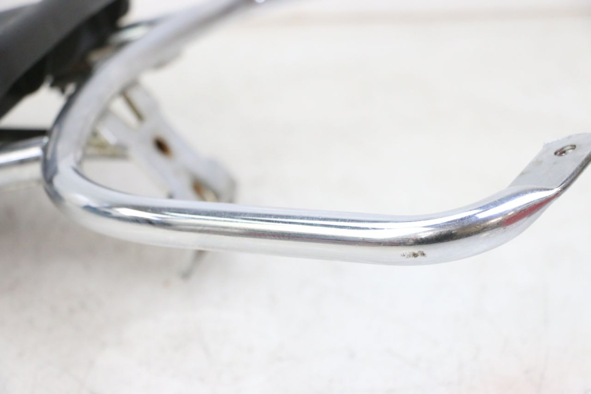 photo de SUPORTE DE BAGAGEM PIAGGIO VESPA LX 2T 50 (2005 - 2013) - Zoom do estado de desgaste